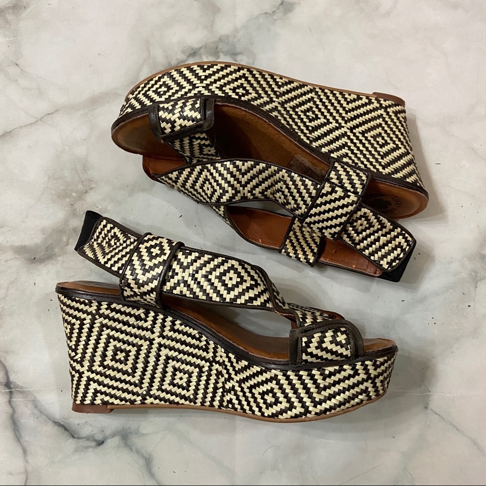 Lucky Brand Black & Off White/Tan Wedge Sandal